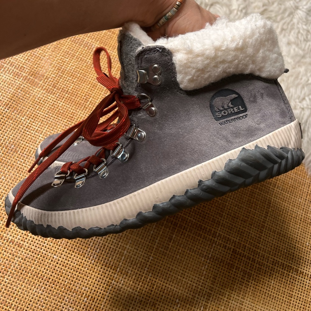 🥾 Gray Sorel Boots 🥾